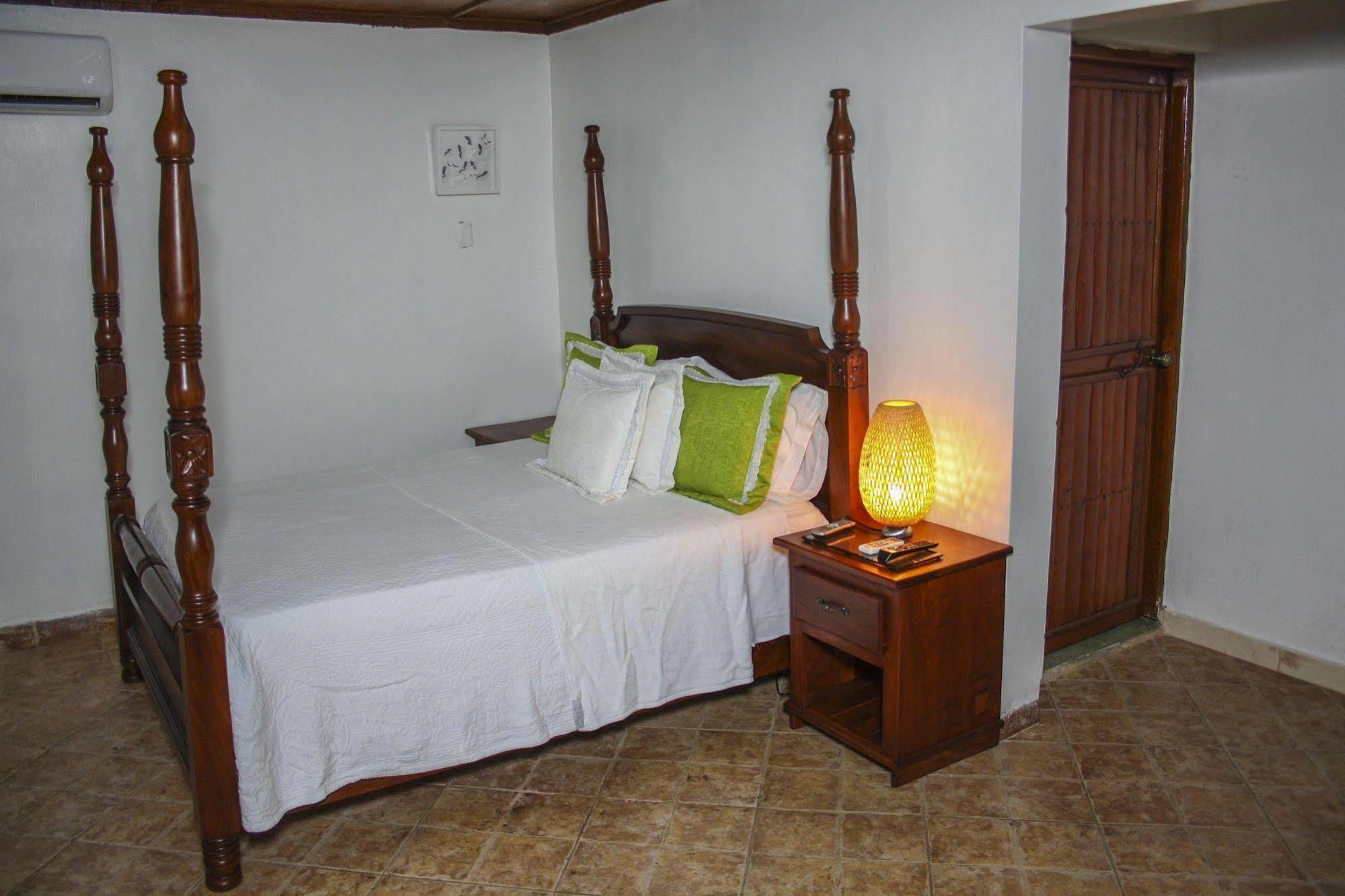 Hotel Sea Breeze Paraíso Exterior foto